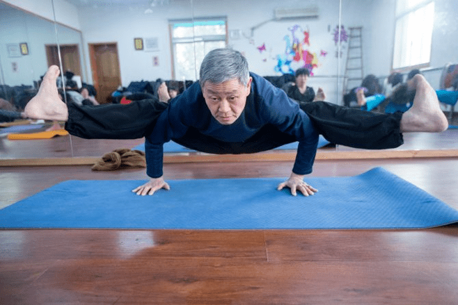 yoga for å øke styrken